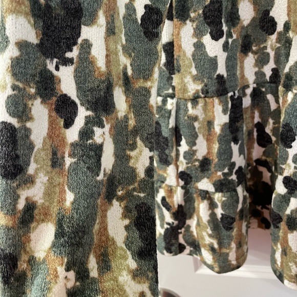 Fall Ruffled Sweater - Picture 3 of 9